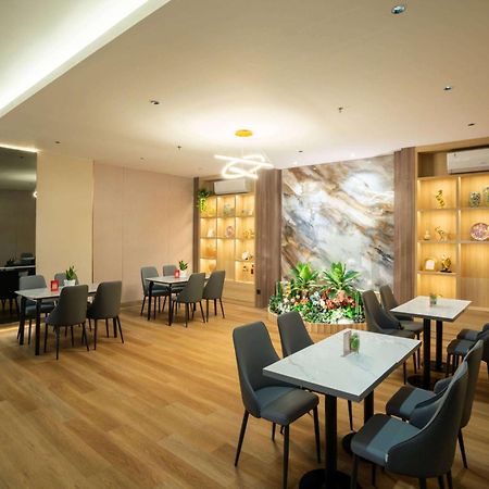 Ramada By Wyndham Serpong Esterno foto
