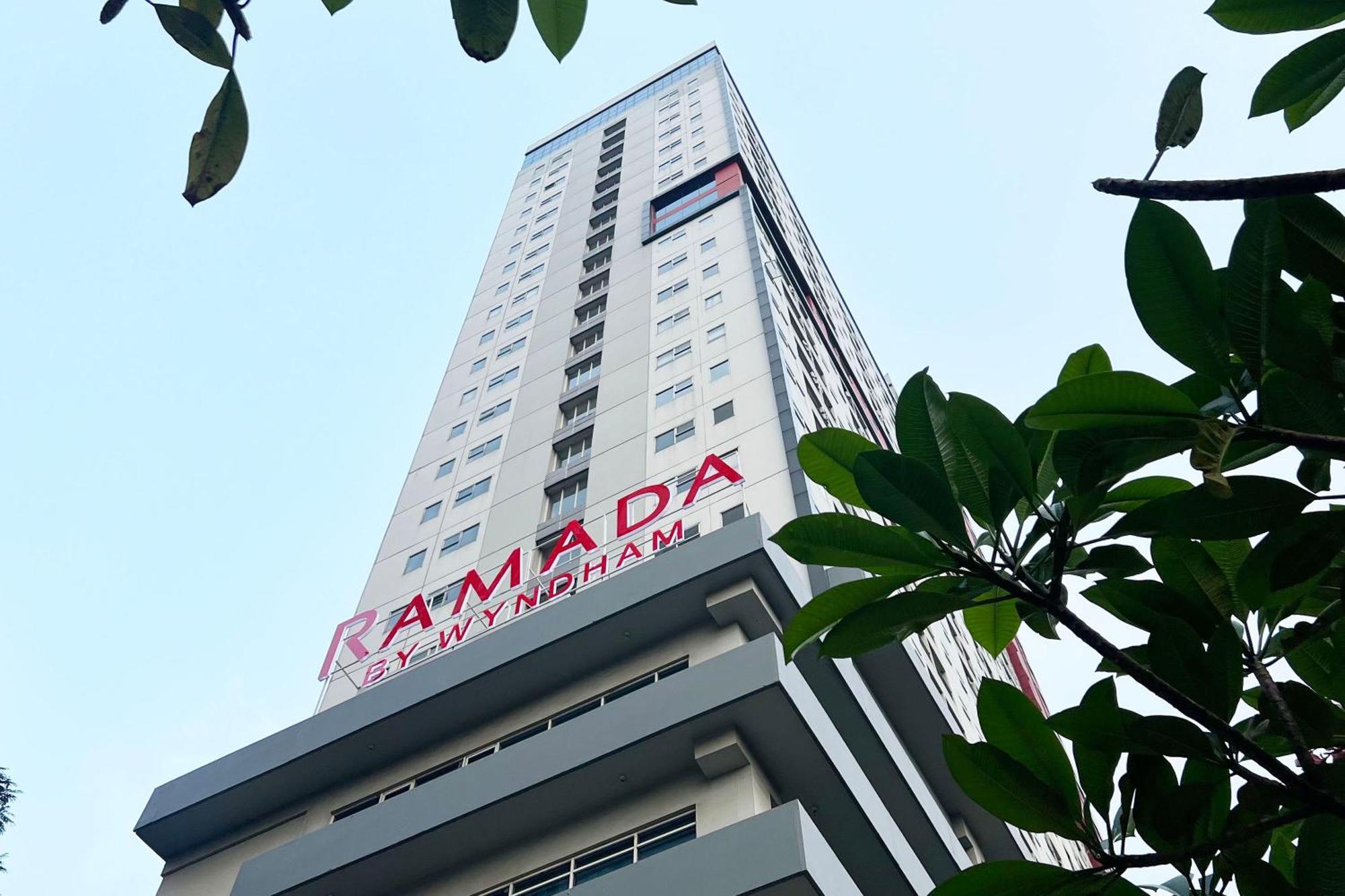 Ramada By Wyndham Serpong Esterno foto