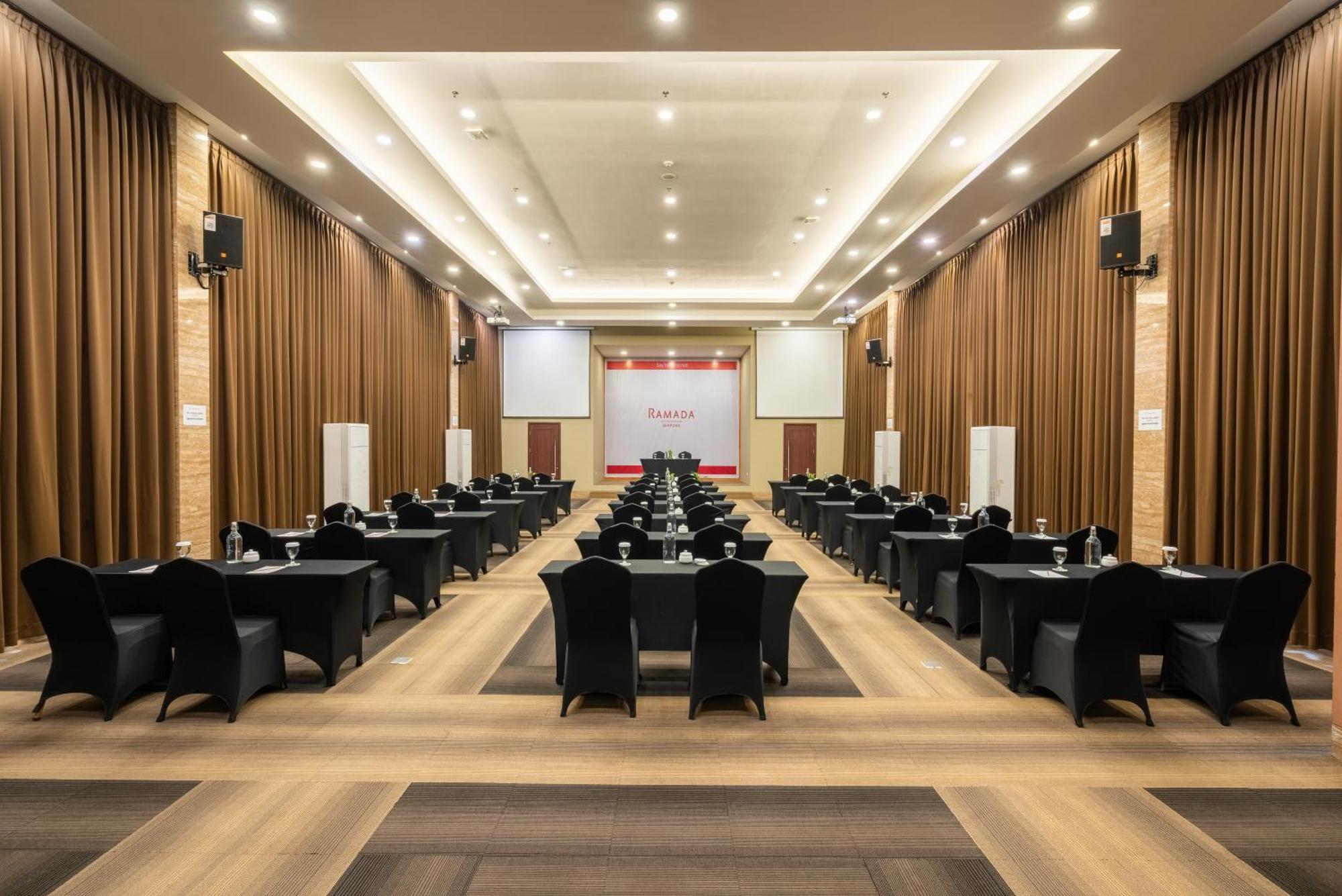 Ramada By Wyndham Serpong Esterno foto