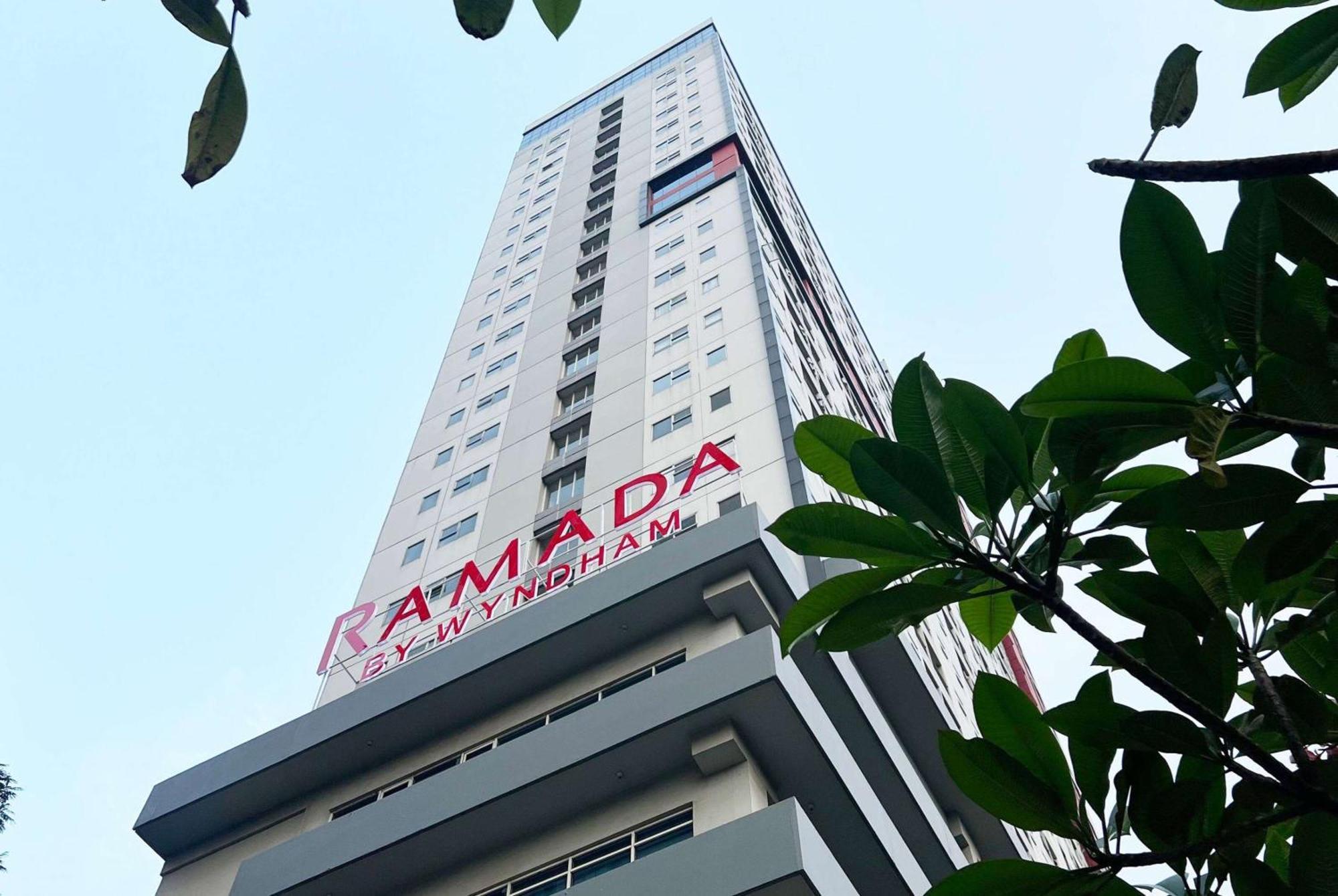 Ramada By Wyndham Serpong Esterno foto