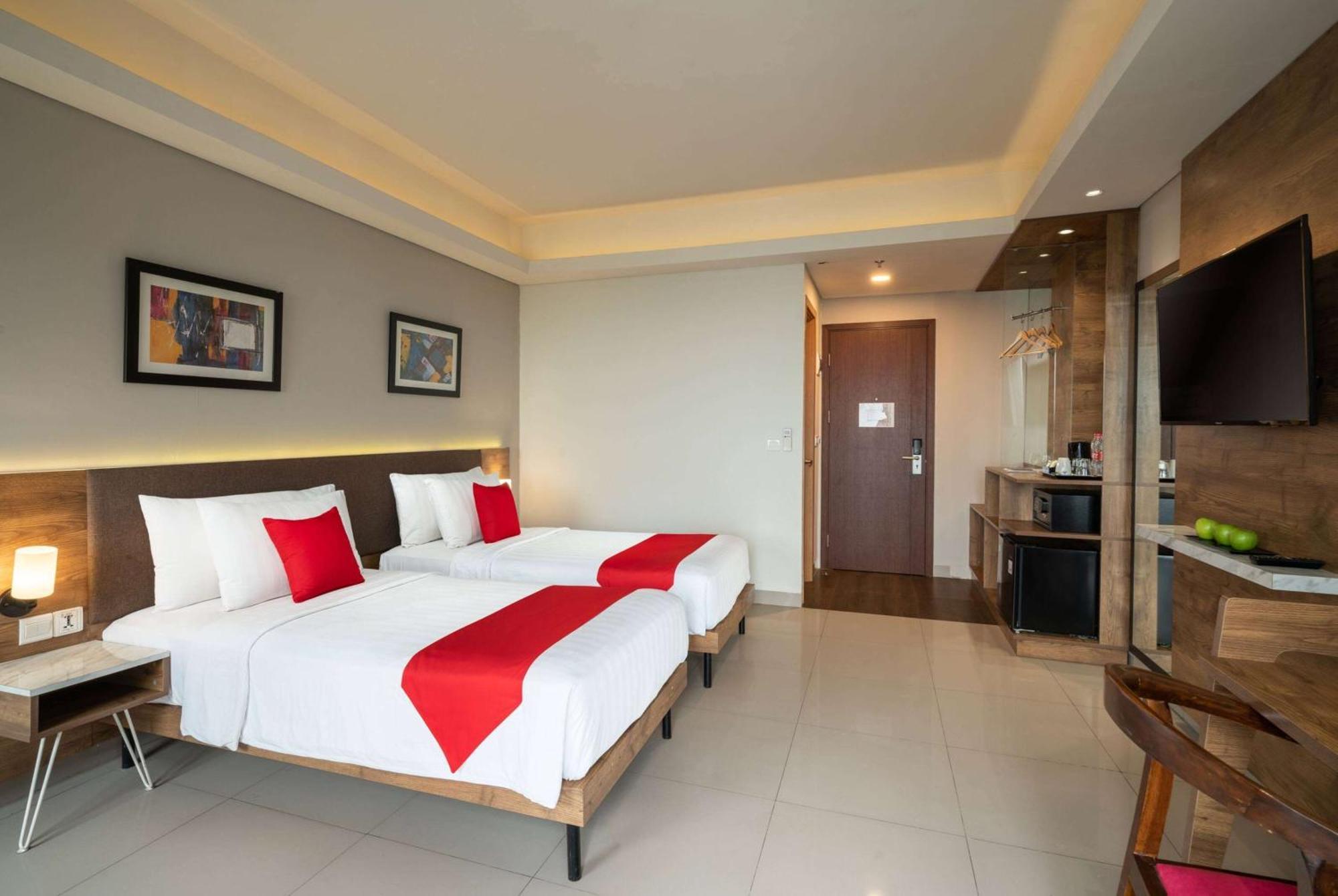 Ramada By Wyndham Serpong Esterno foto