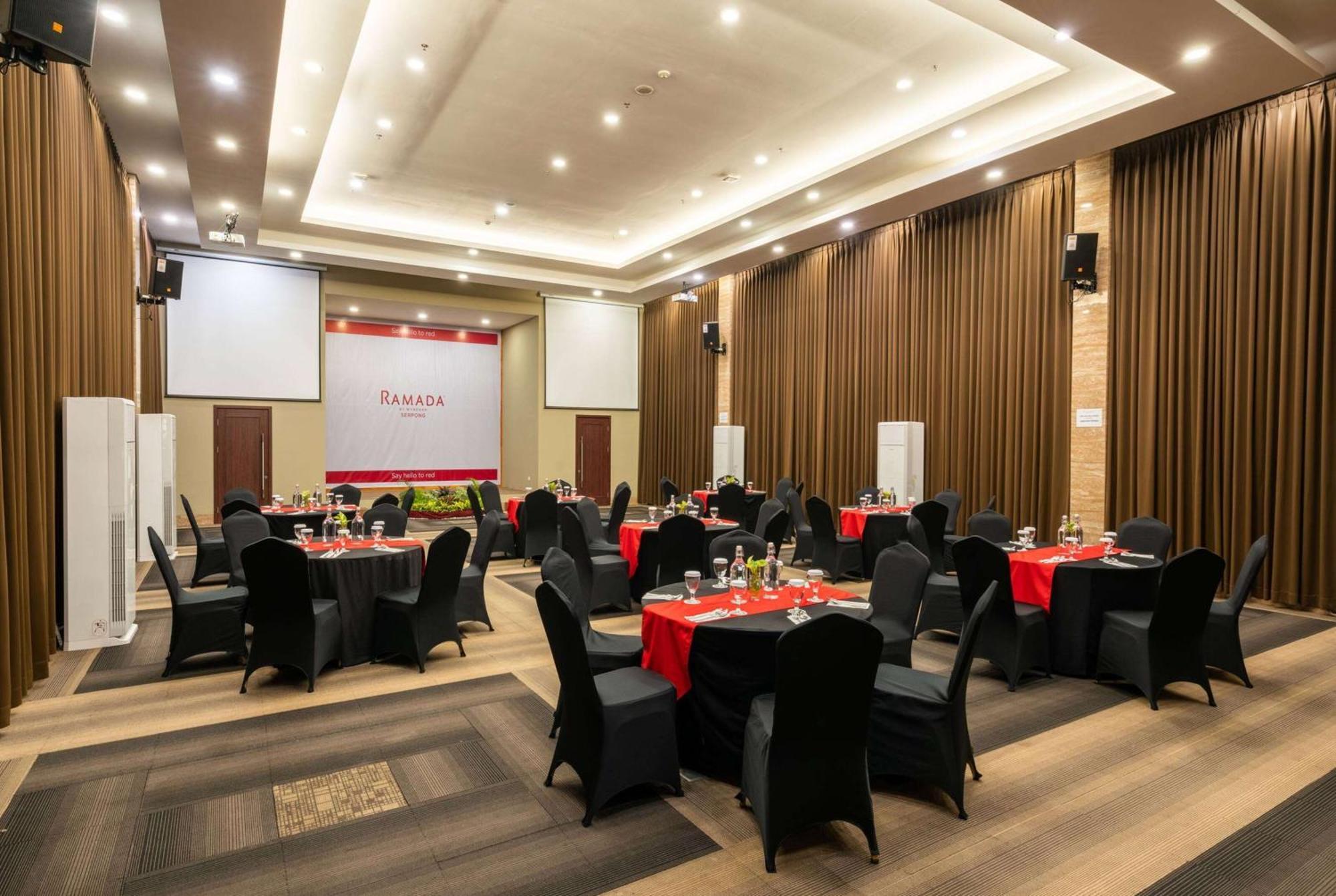 Ramada By Wyndham Serpong Esterno foto