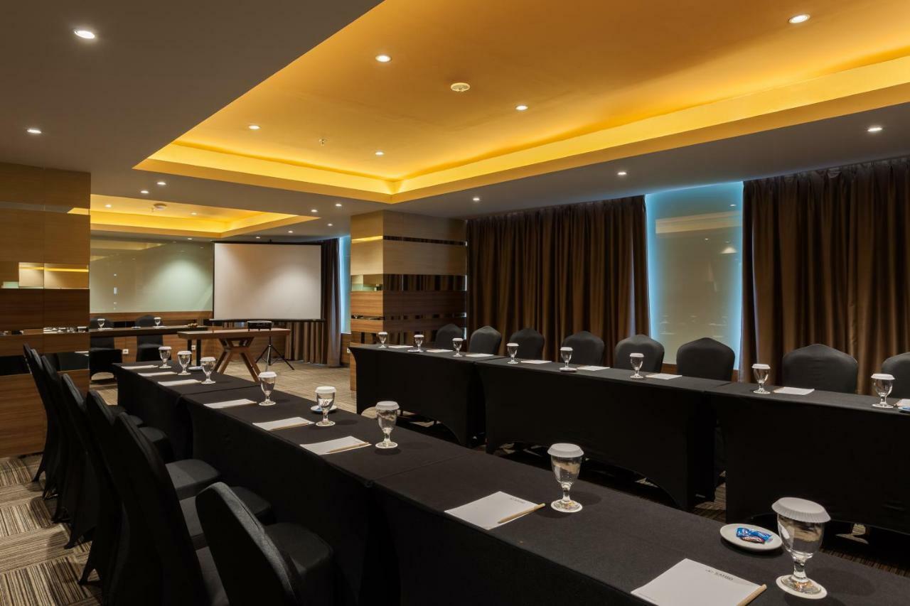 Ramada By Wyndham Serpong Esterno foto